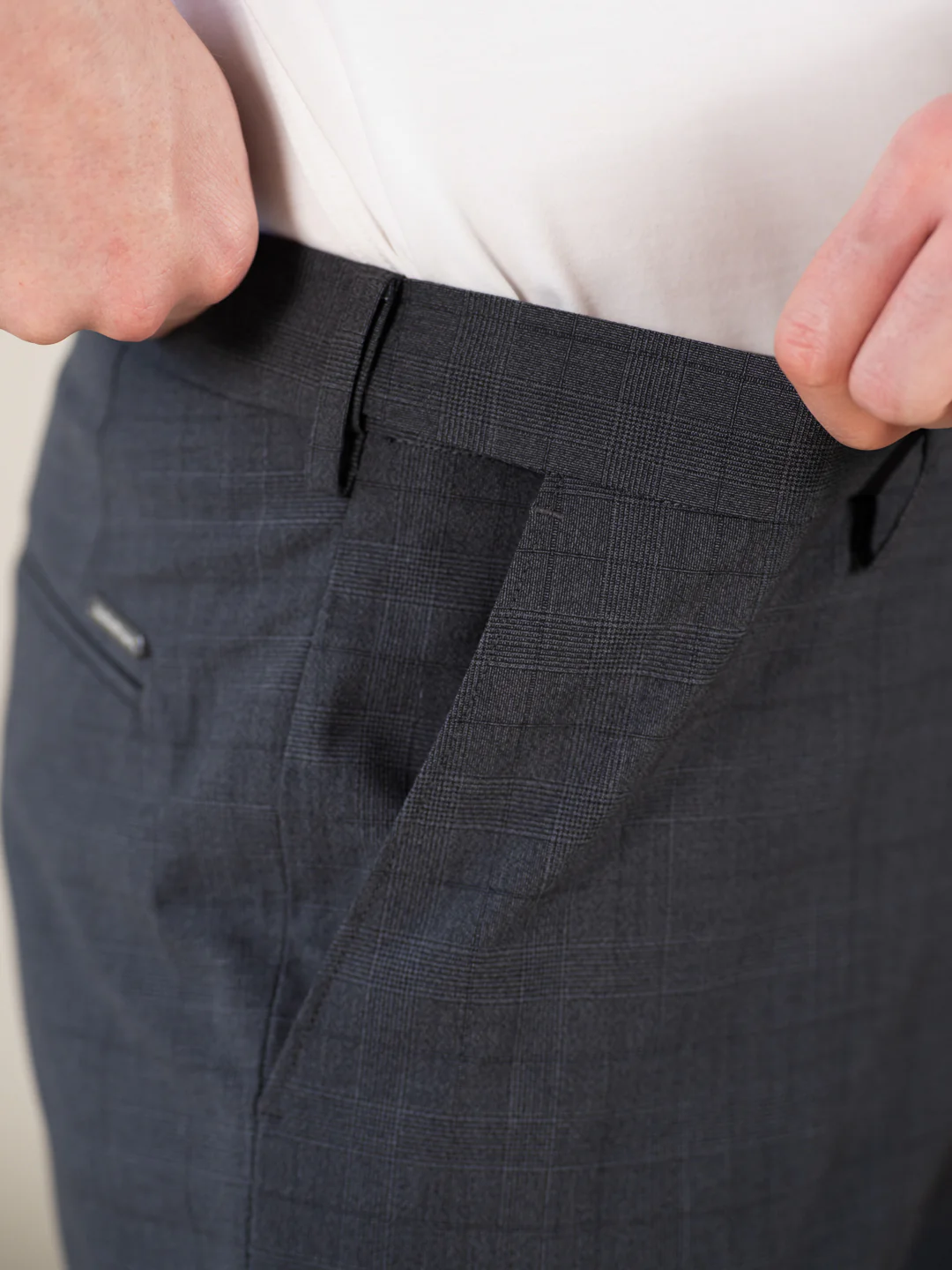 Analyst Grey Checks Relaxed Fit Stretch Formal Pants - Image 4