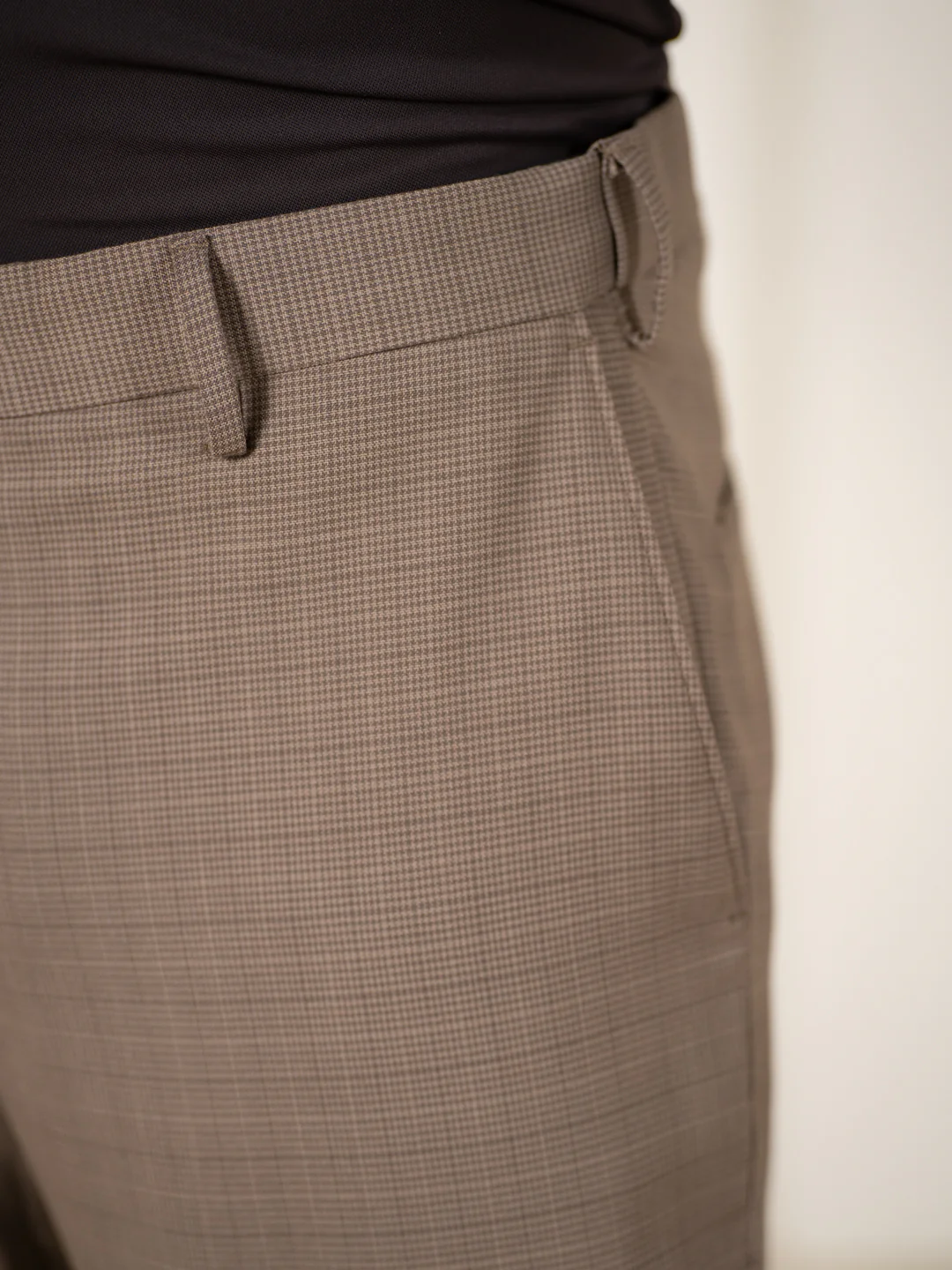 Beagle Khaki Houndstooth Relaxed Fit Stretch Formal Pants - Image 9