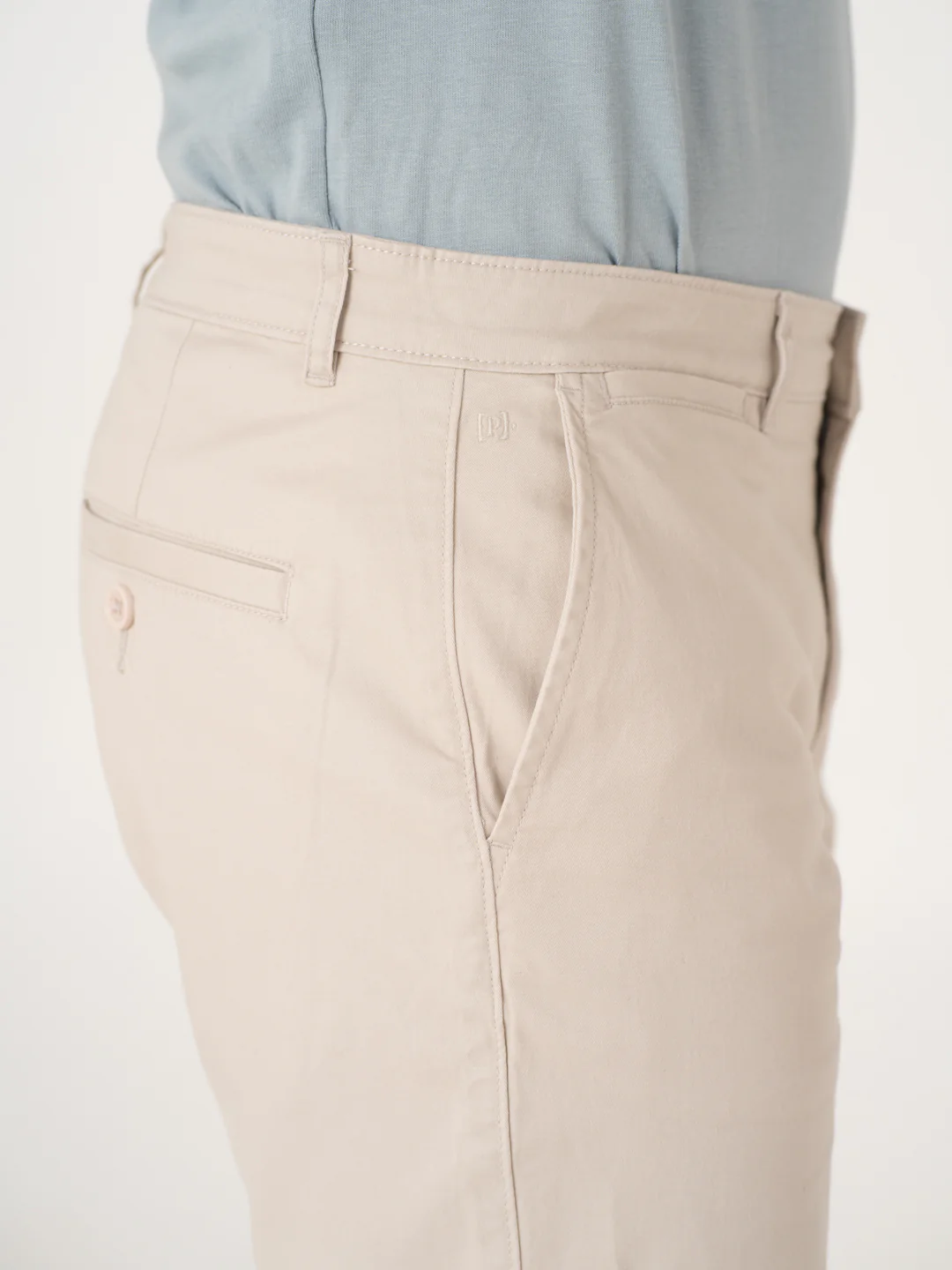 Claude Cream Stretch Chino Shorts - Image 9