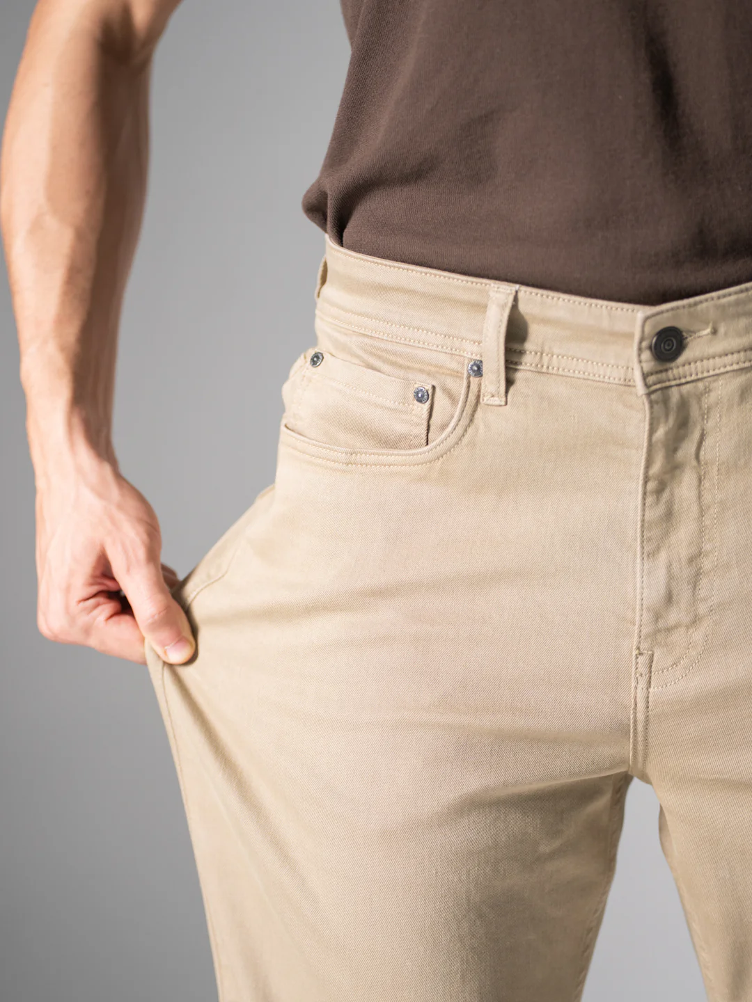 Fossil Beige Relaxed Fit Jeans - Image 4