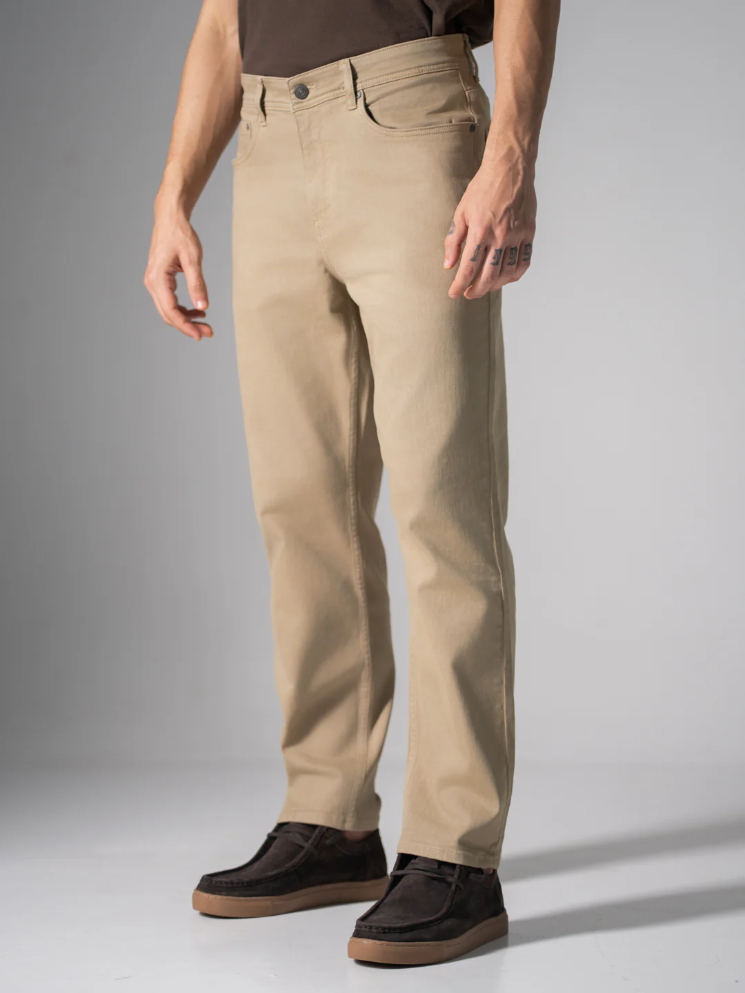 Fossil Beige Relaxed Fit Jeans - Image 9