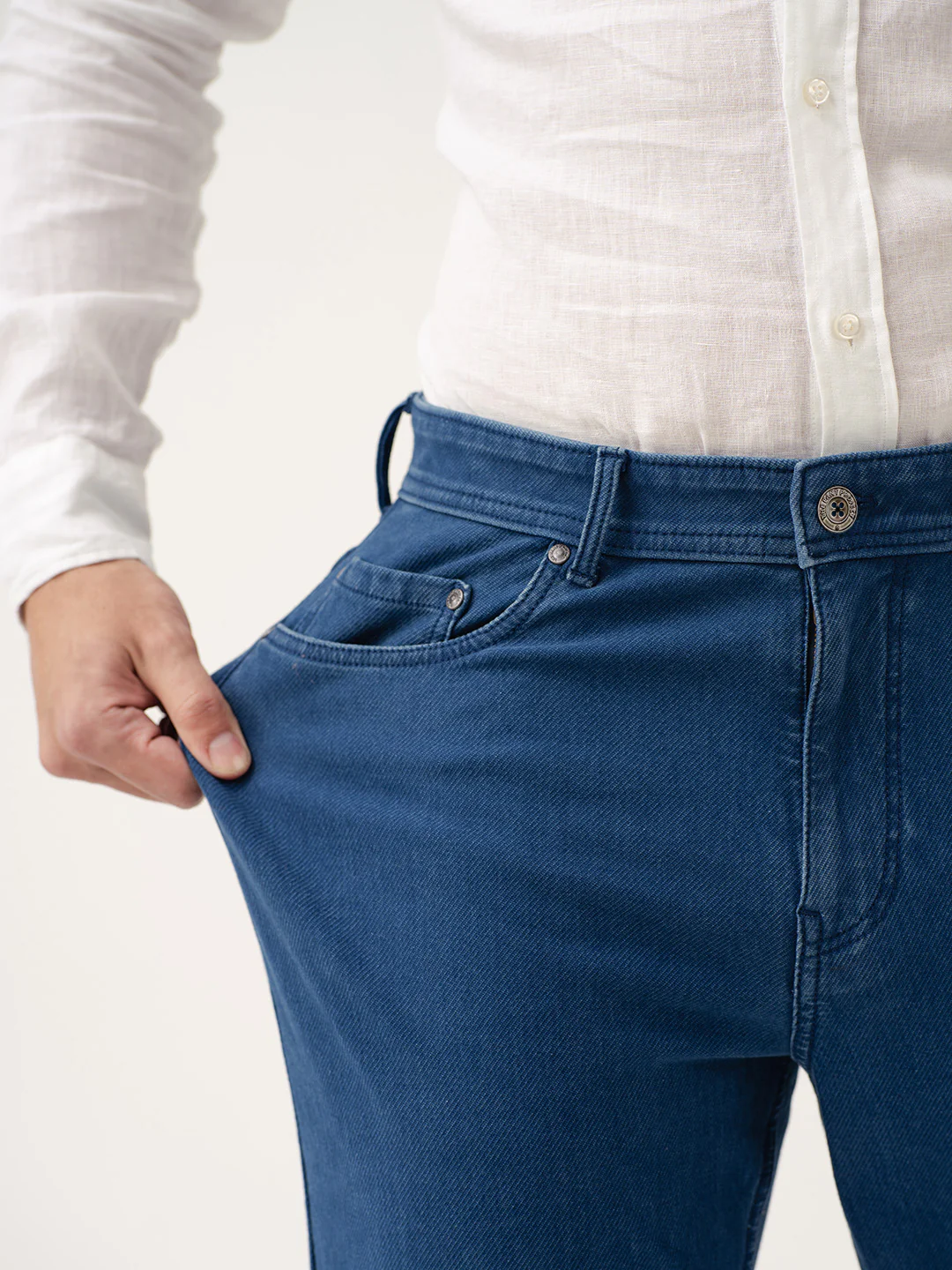 Horizon Blue Pro-Stretch Relaxed Fit Jeans - Image 5