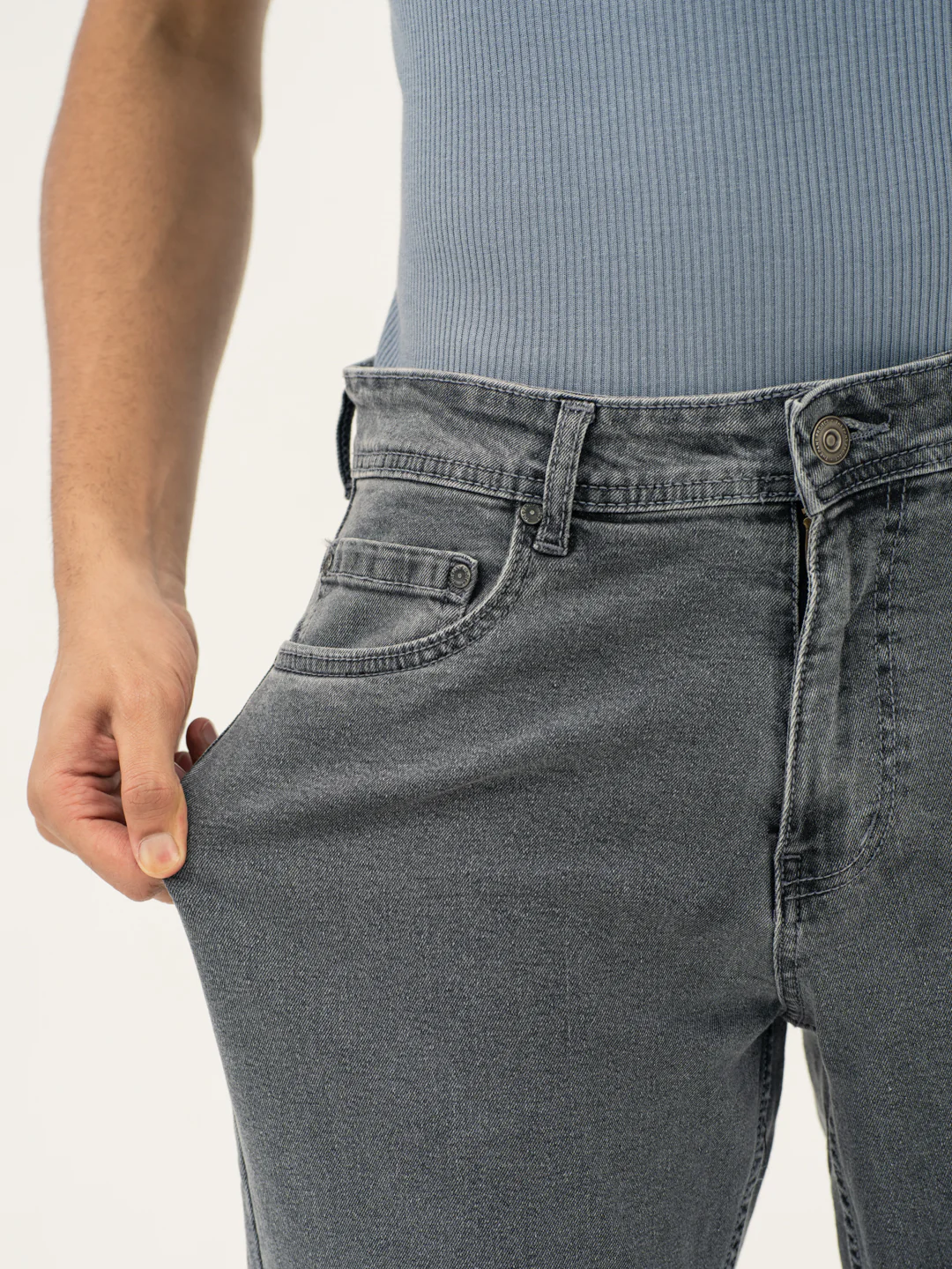 Refined Grey Relaxed Fit Jeans - Image 4